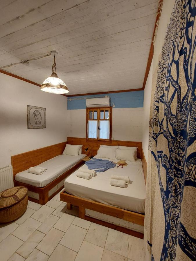 Mavilia Traditional *