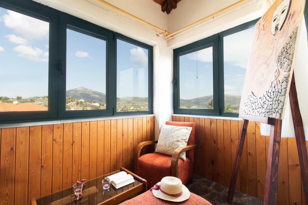 Mavilia Traditional Apartamento Ligourio
